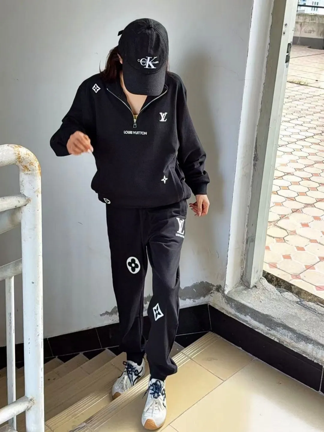 Louis Vuitton/Louis Vuitton 25Fw presbyopic embroidered logo trousers